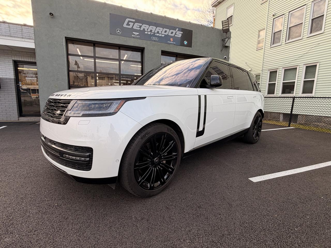 Land Rover Range Rover P400 SE LWB 7 Seat 2023