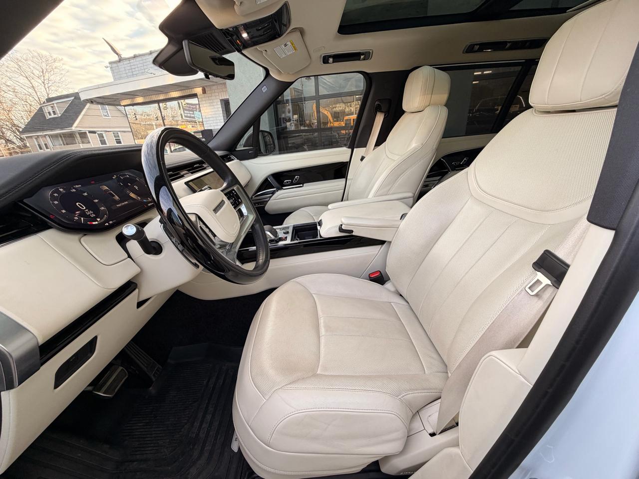 Land Rover Range Rover P400 SE LWB 7 Seat 2023