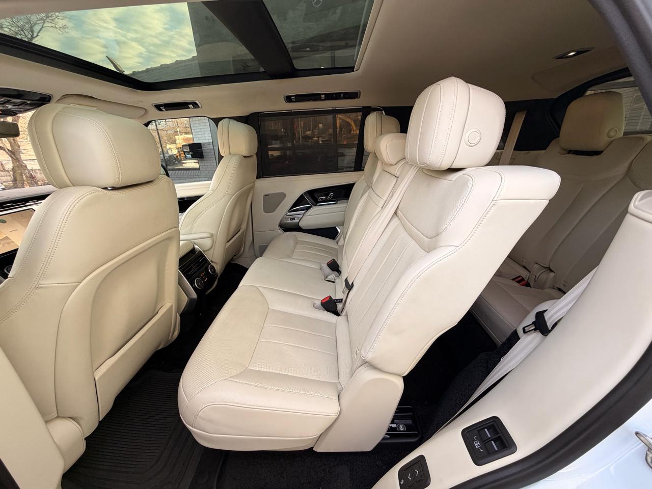 Land Rover Range Rover P400 SE LWB 7 Seat 2023