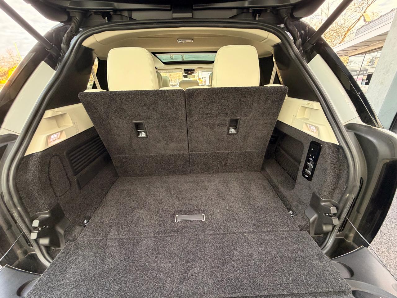 Land Rover Range Rover P400 SE LWB 7 Seat 2023