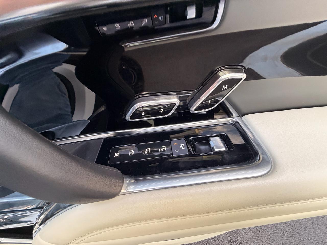 Land Rover Range Rover P400 SE LWB 7 Seat 2023