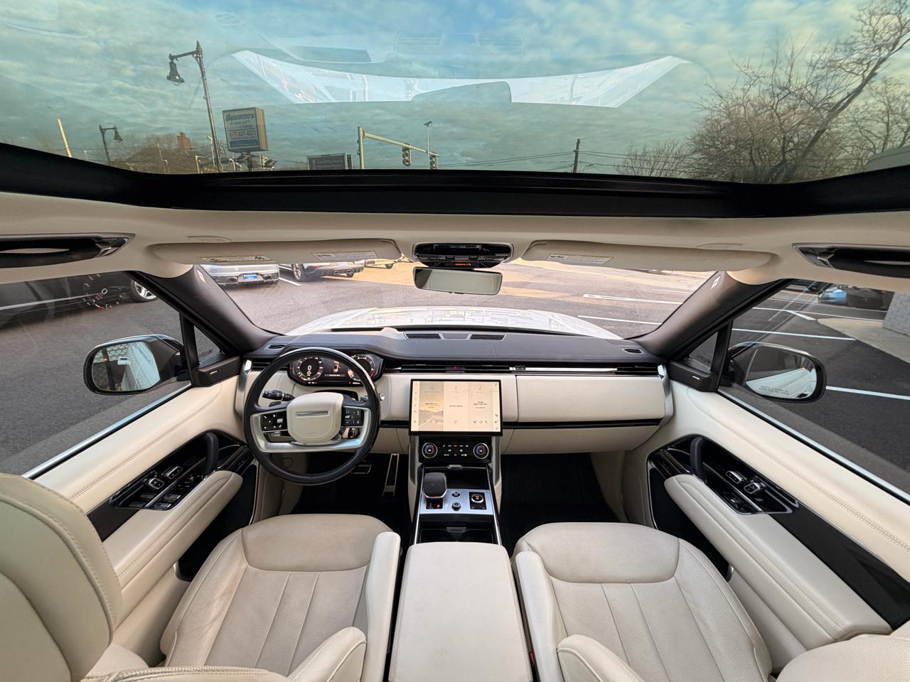 Land Rover Range Rover P400 SE LWB 7 Seat 2023