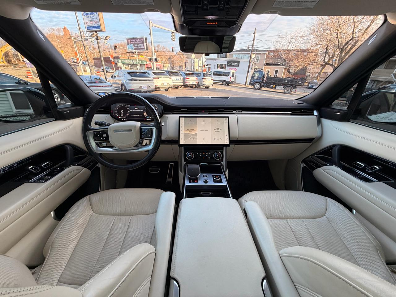 Land Rover Range Rover P400 SE LWB 7 Seat 2023