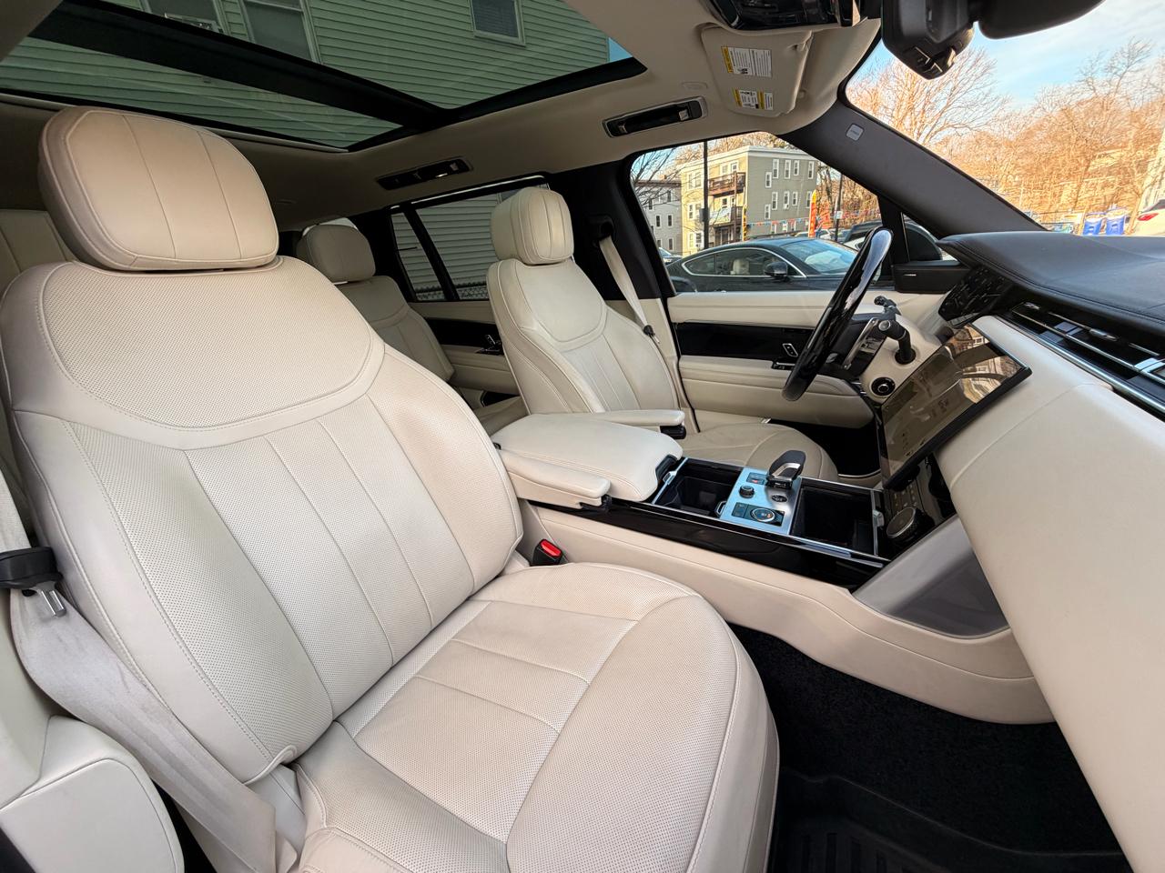 Land Rover Range Rover P400 SE LWB 7 Seat 2023