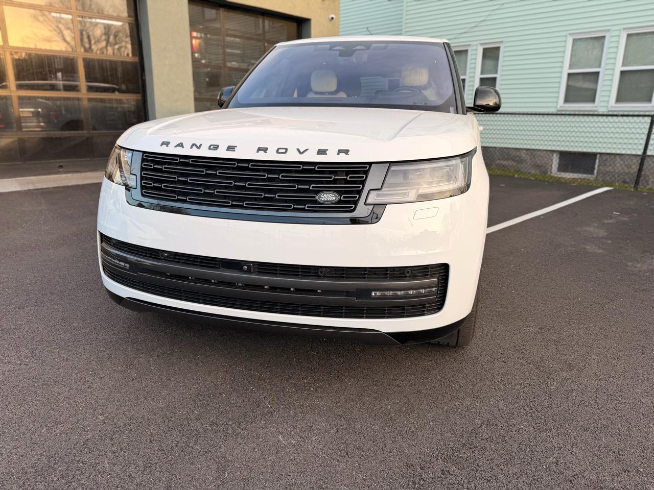 Land Rover Range Rover P400 SE SWB 2023