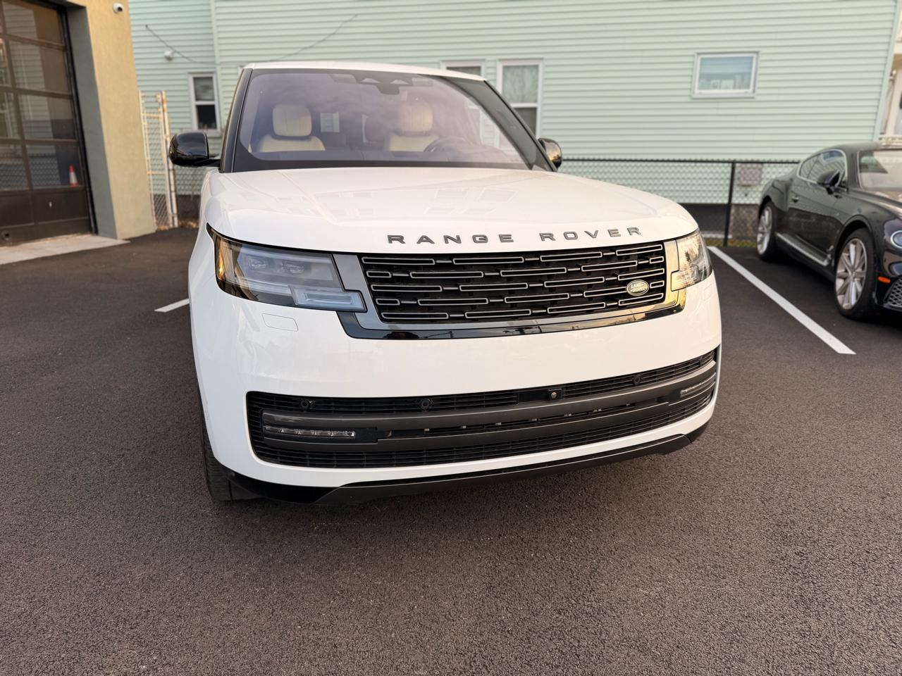 Land Rover Range Rover P400 SE SWB 2023