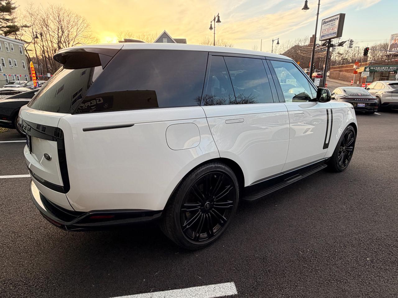 Land Rover Range Rover P400 SE SWB 2023