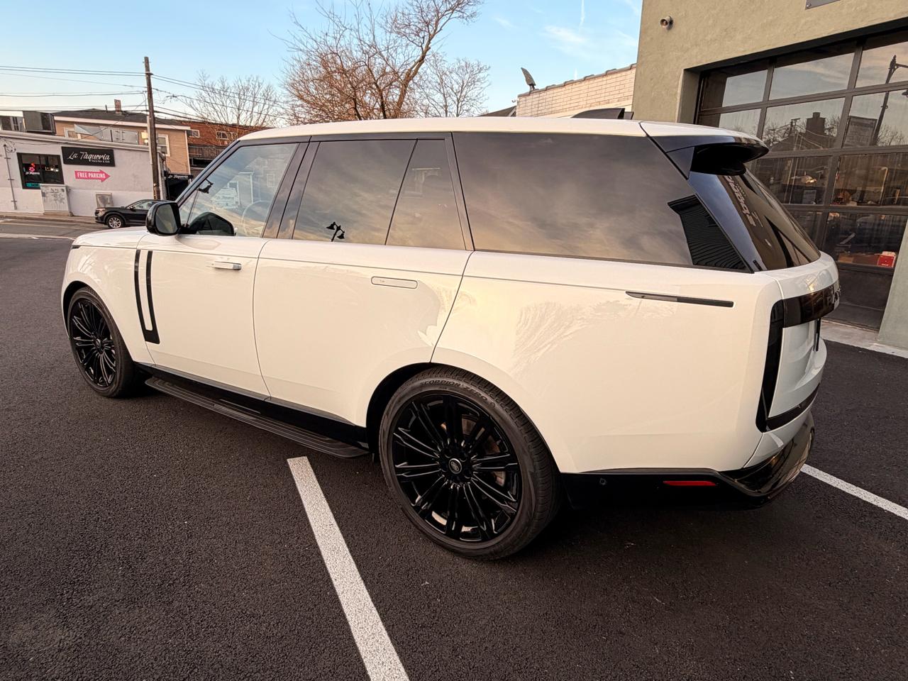 Land Rover Range Rover P400 SE SWB 2023