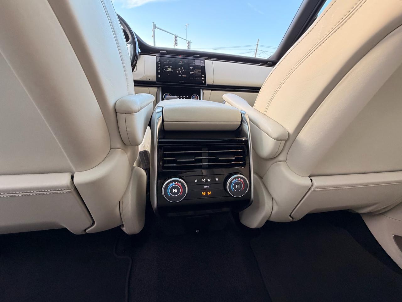 Land Rover Range Rover P400 SE SWB 2023