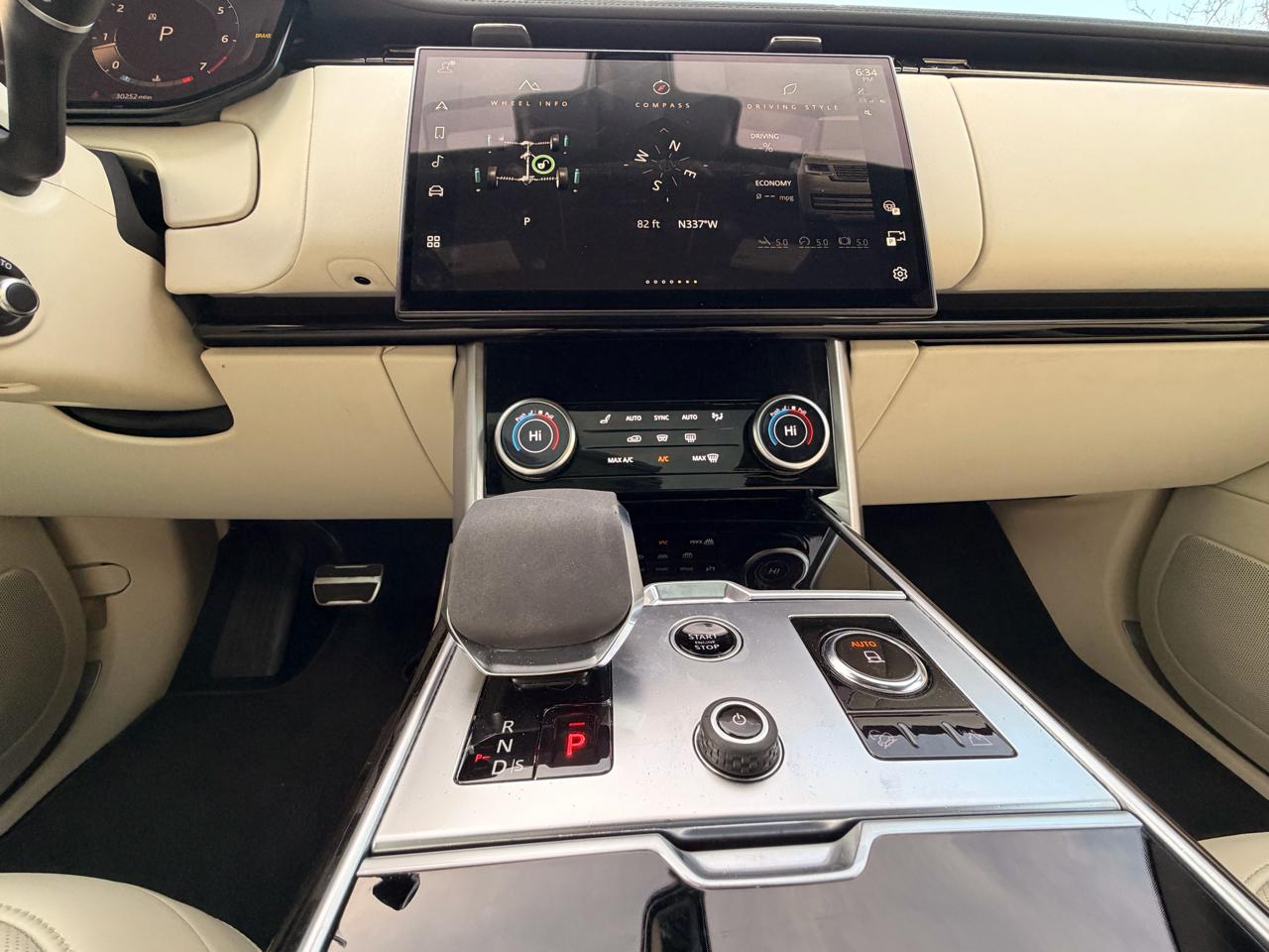 Land Rover Range Rover P400 SE SWB 2023