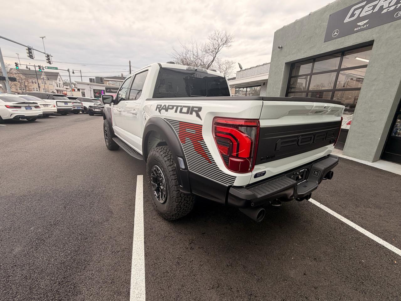 Ford F-150 Raptor 4WD SuperCrew 5.5' Box 2026