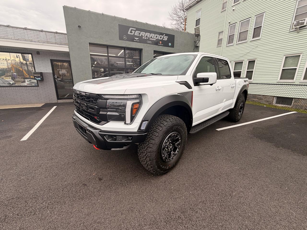 Ford F-150 Raptor 4WD SuperCrew 5.5' Box 2026