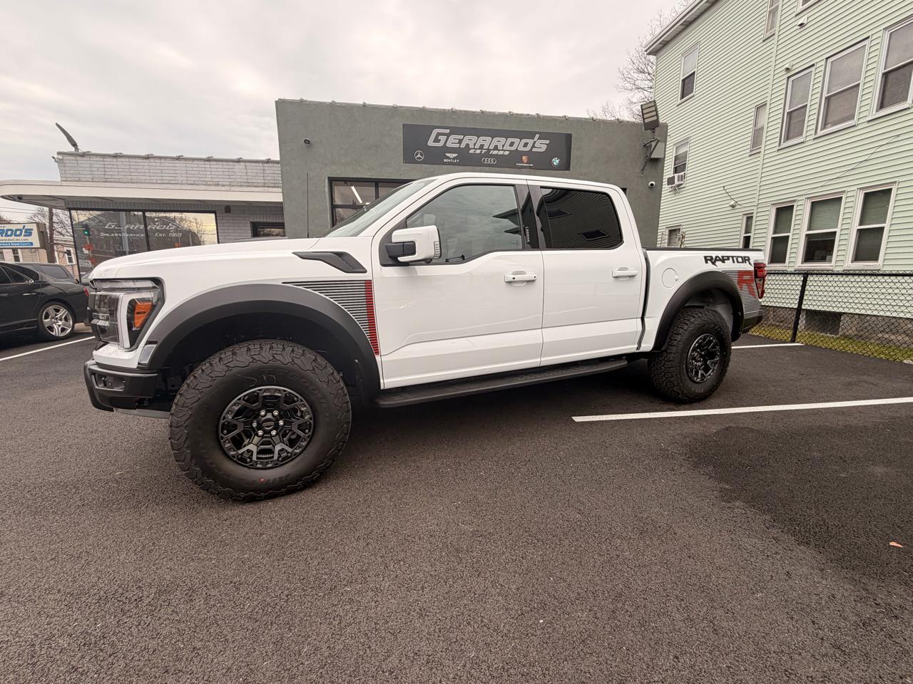 Ford F-150 Raptor 4WD SuperCrew 5.5' Box 2026