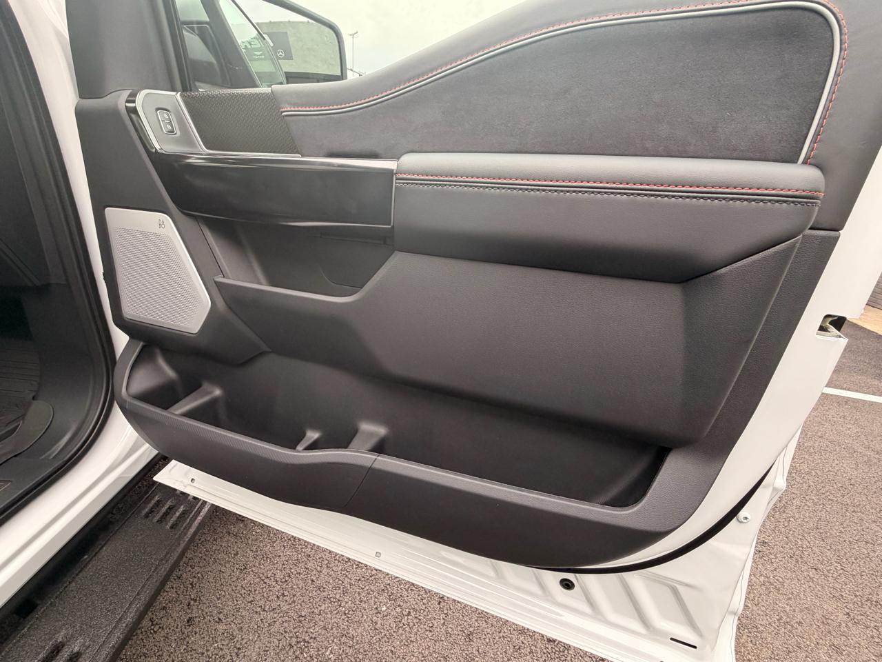 Ford F-150 Raptor 4WD SuperCrew 5.5' Box 2026