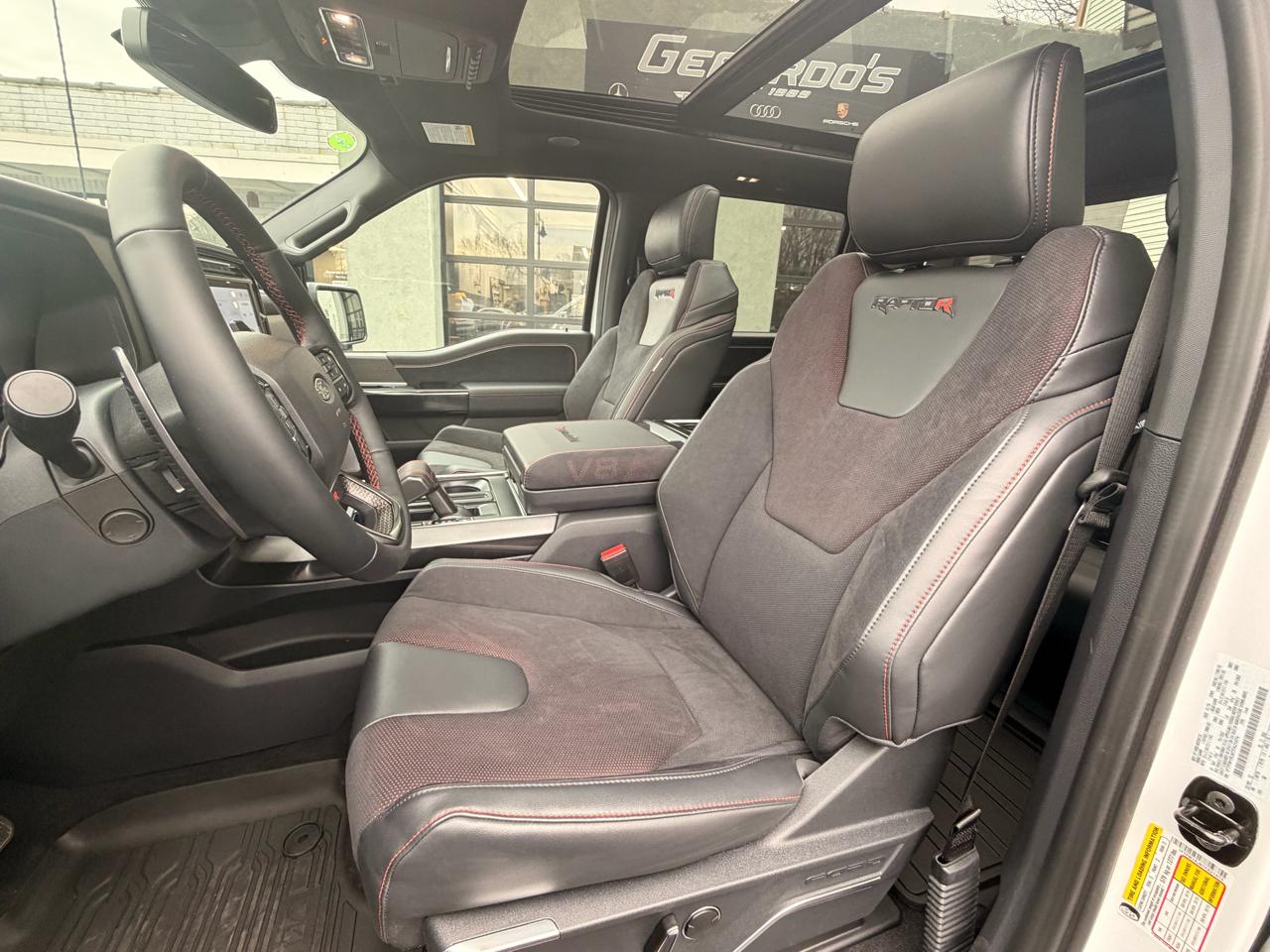 Ford F-150 Raptor 4WD SuperCrew 5.5' Box 2026