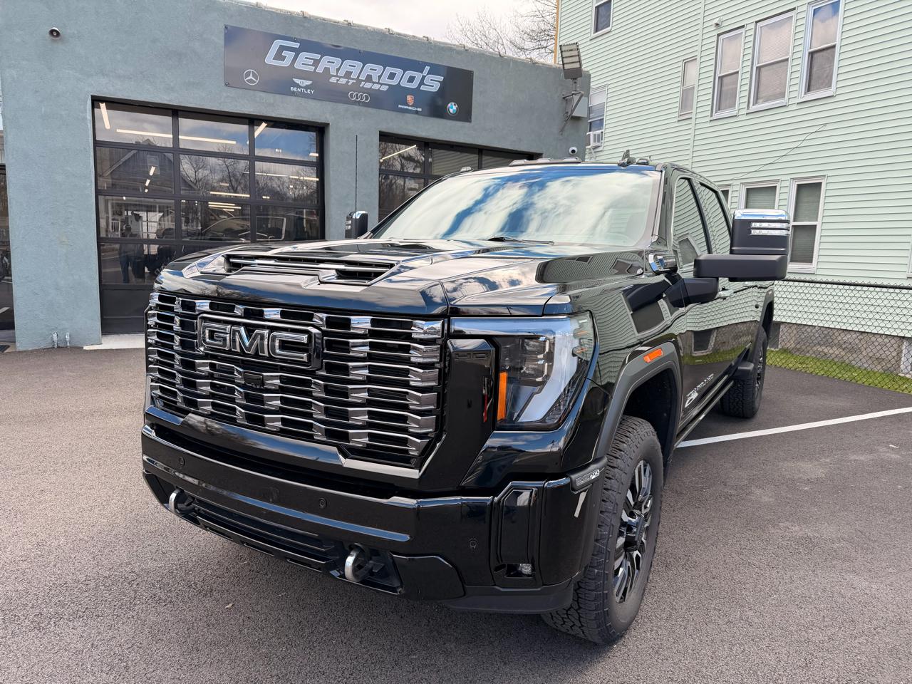 GMC Sierra 3500HD 4WD Crew Cab 159" Denali Ultimate 2025