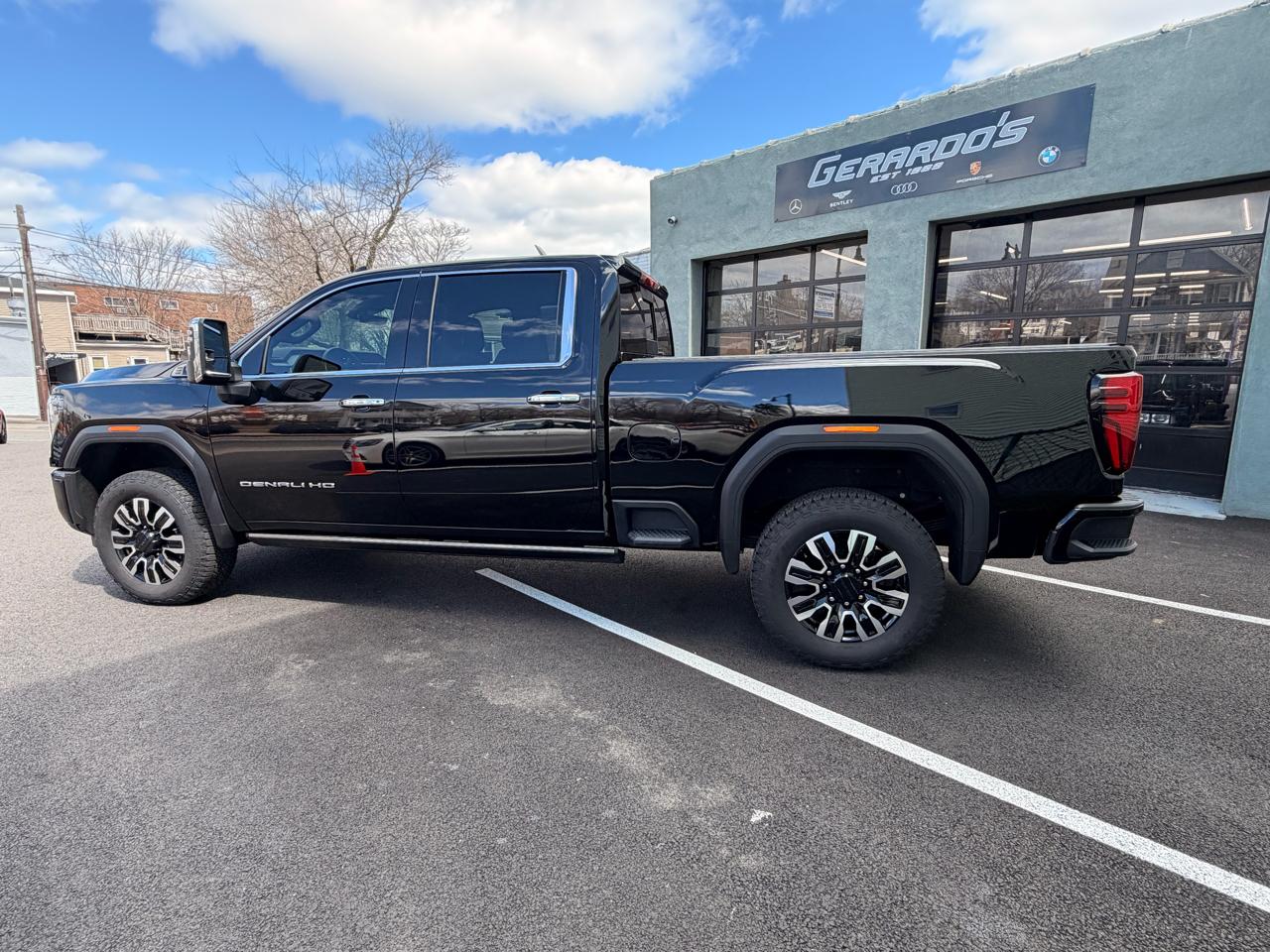 GMC Sierra 3500HD 4WD Crew Cab 159" Denali Ultimate 2025