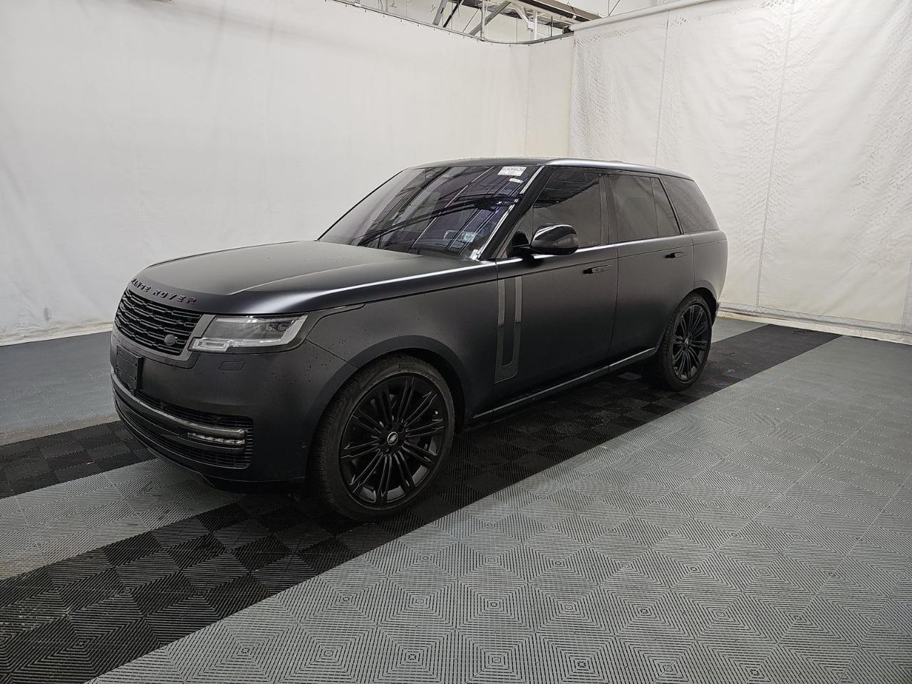 2023 Land Rover Range Rover P530 SE SWB