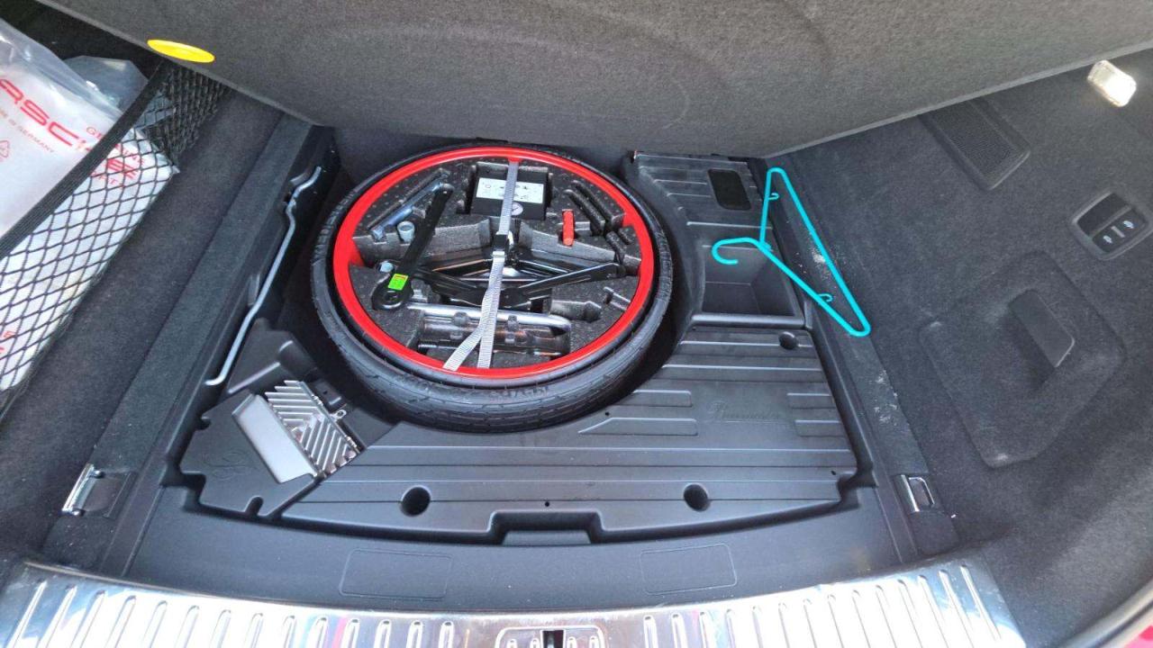 Porsche Cayenne GTS Coupe AWD 2021