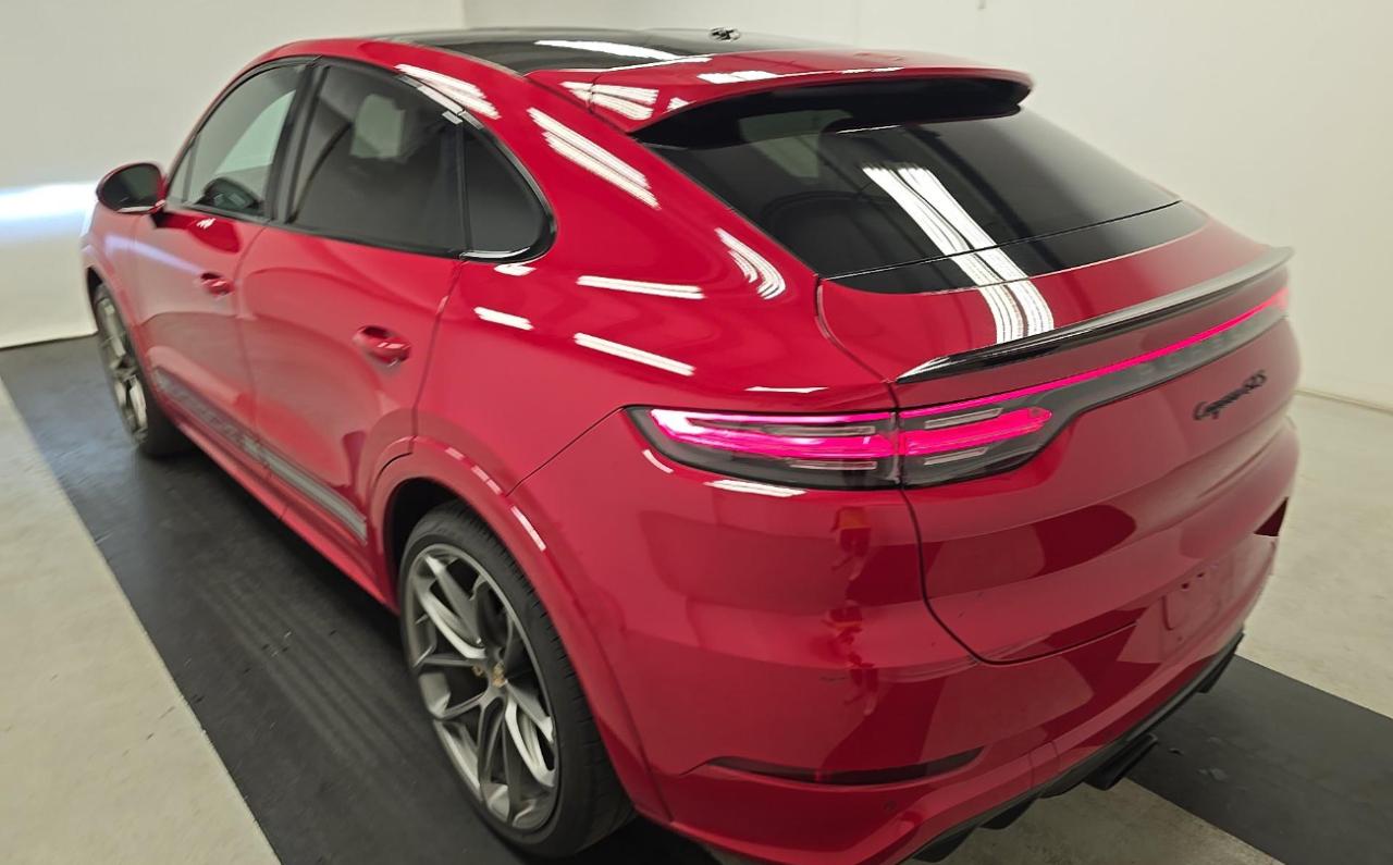 Porsche Cayenne GTS Coupe AWD 2021