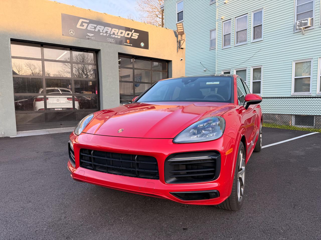 Porsche Cayenne GTS Coupe AWD 2021