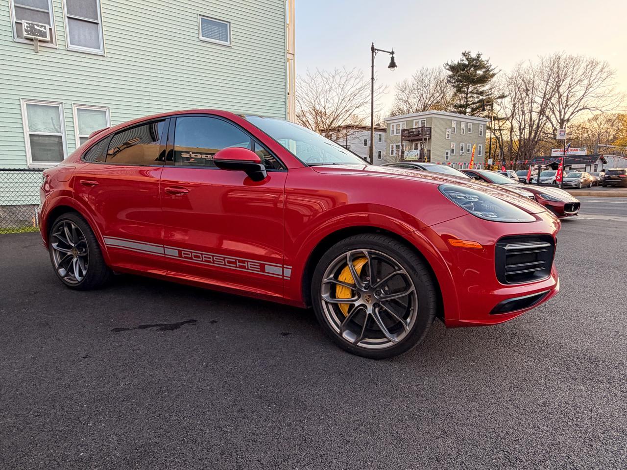 Porsche Cayenne GTS Coupe AWD 2021