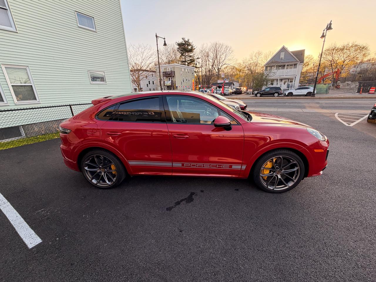 Porsche Cayenne GTS Coupe AWD 2021