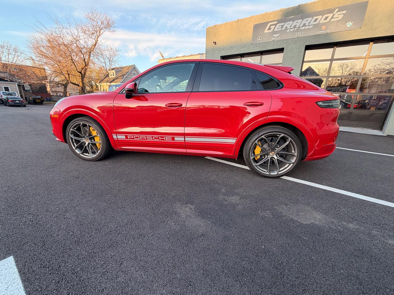 Porsche Cayenne GTS Coupe AWD 2021