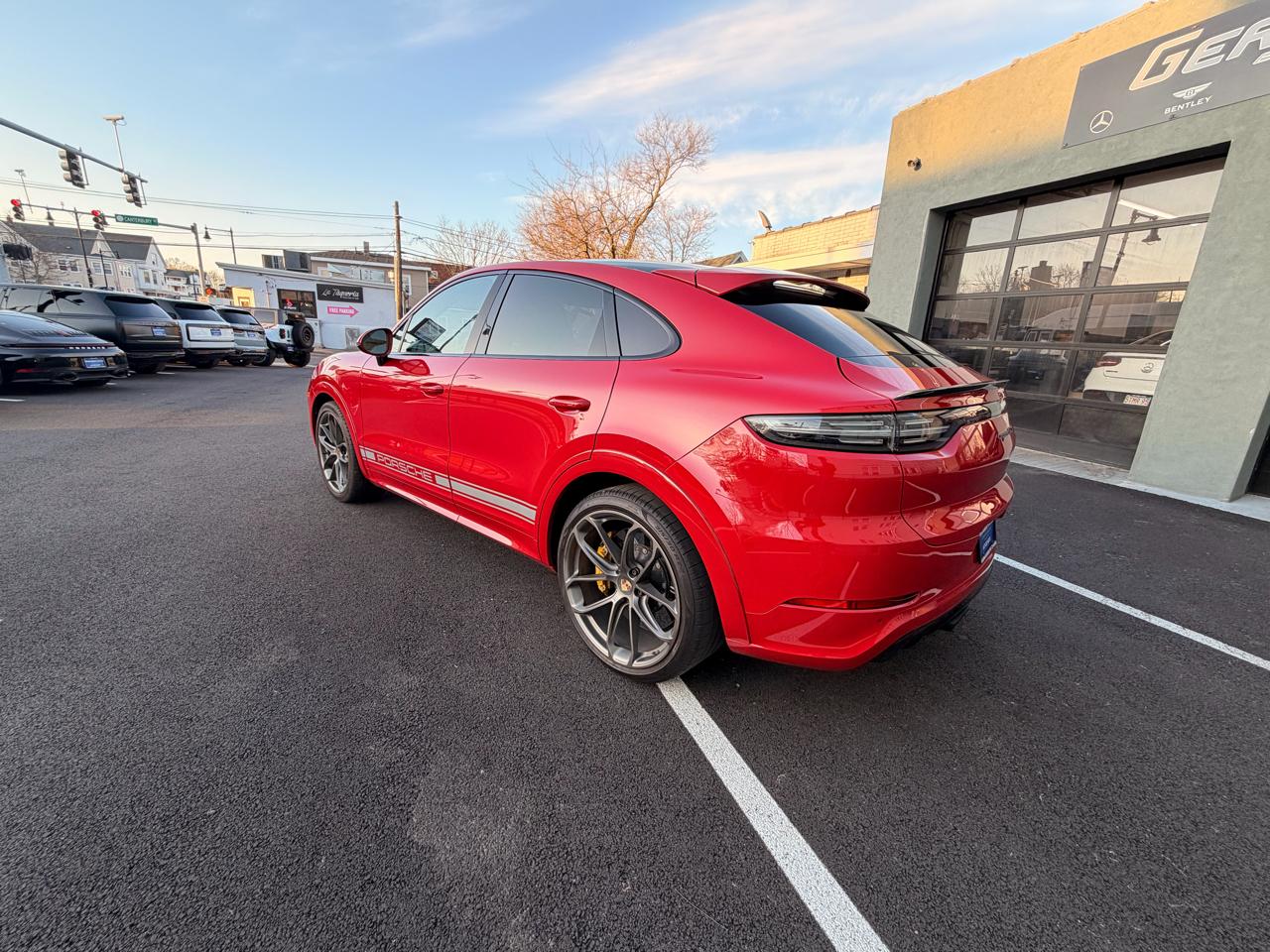 Porsche Cayenne GTS Coupe AWD 2021
