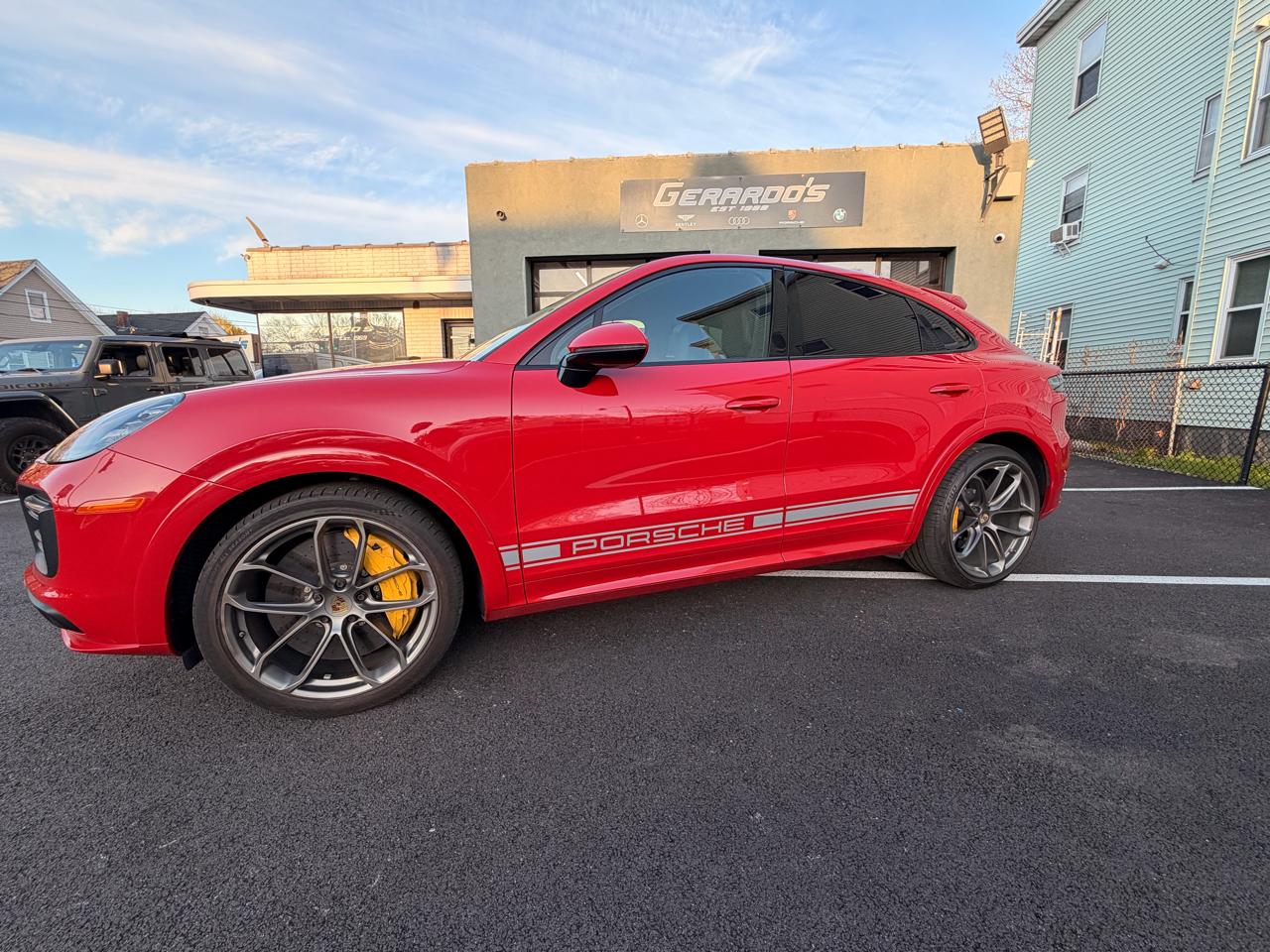 Porsche Cayenne GTS Coupe AWD 2021