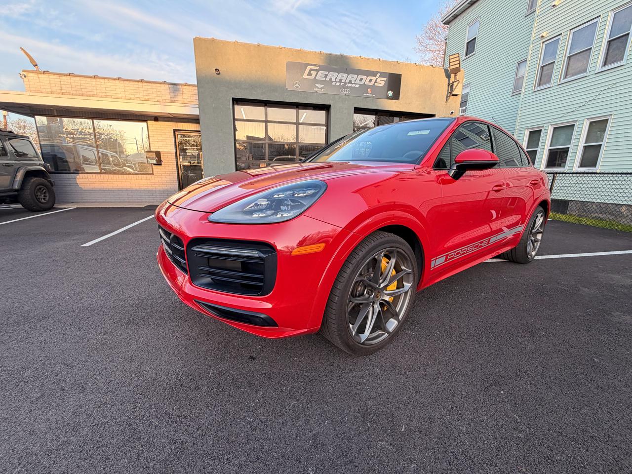 Porsche Cayenne GTS Coupe AWD 2021