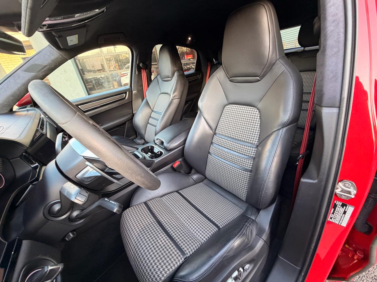 Porsche Cayenne GTS Coupe AWD 2021