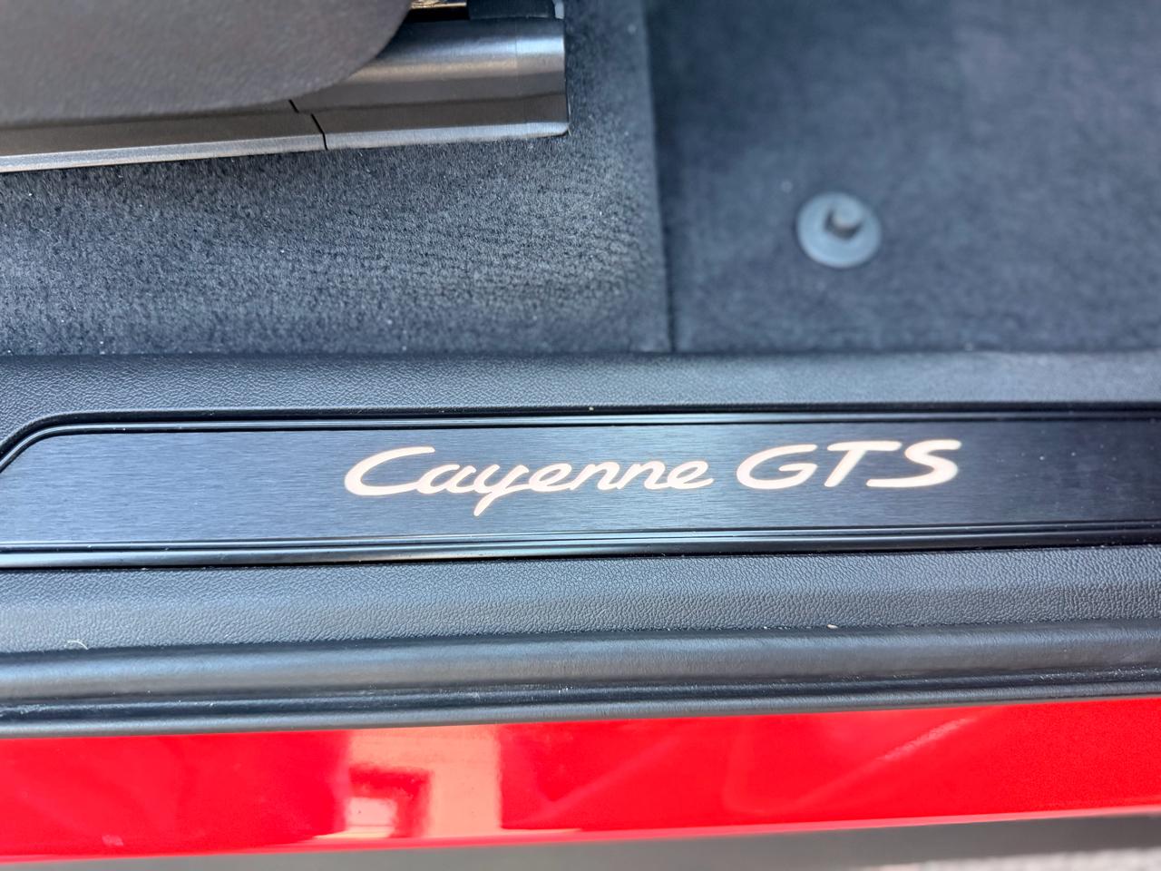 Porsche Cayenne GTS Coupe AWD 2021