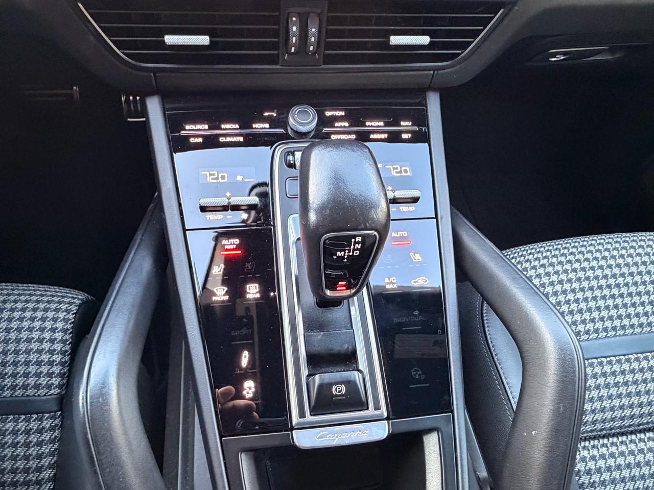 Porsche Cayenne GTS Coupe AWD 2021