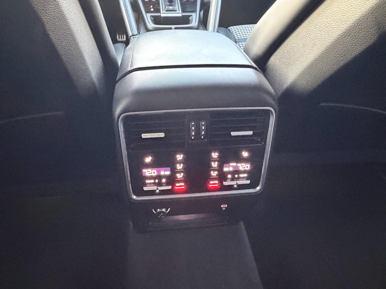 Porsche Cayenne GTS Coupe AWD 2021