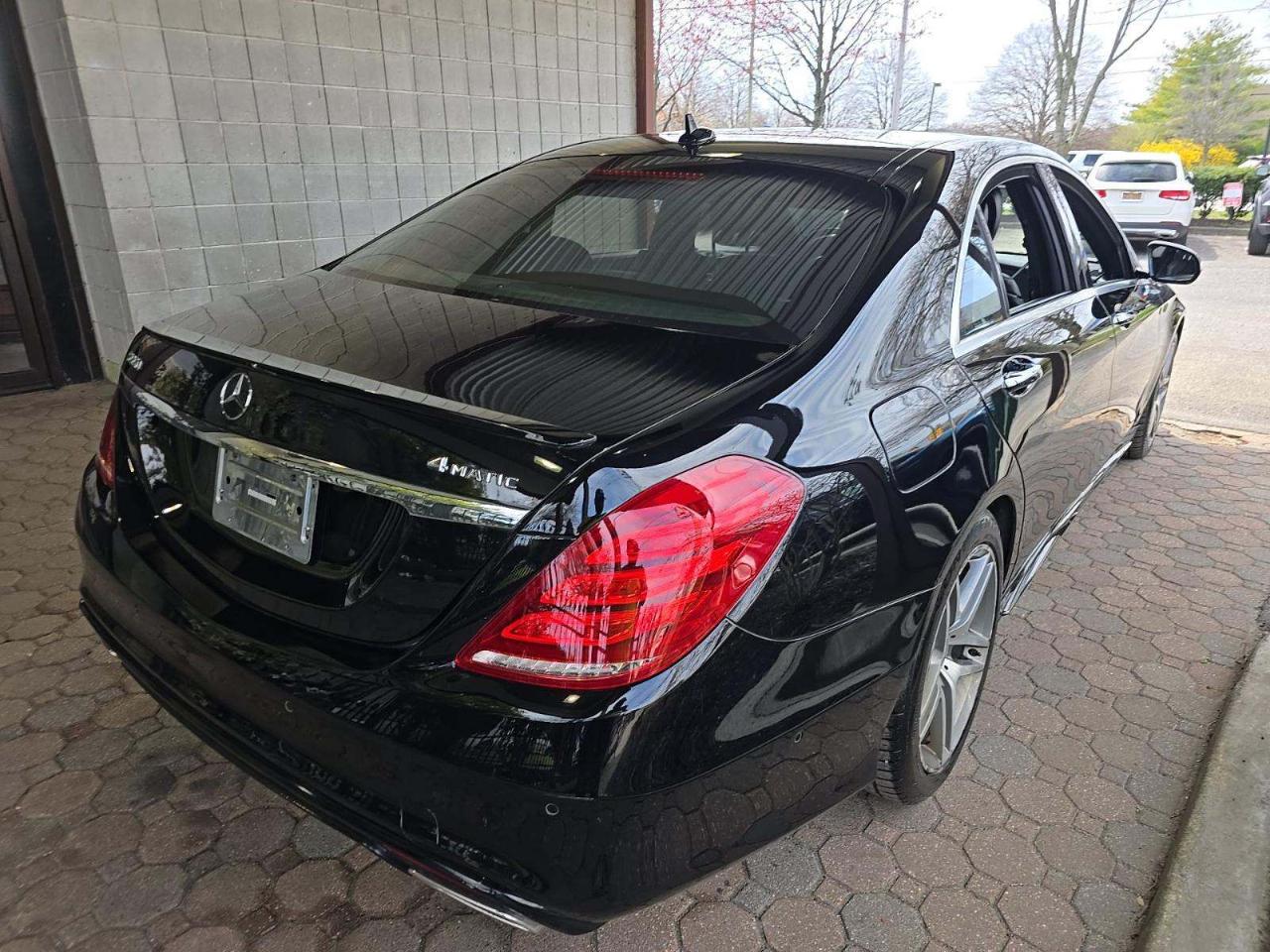 Mercedes-Benz S-Class 4dr Sdn S 550 4MATIC 2015
