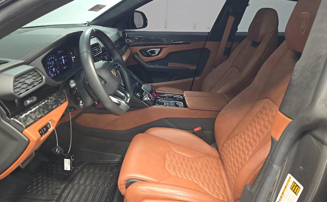 Lamborghini Urus AWD 2022