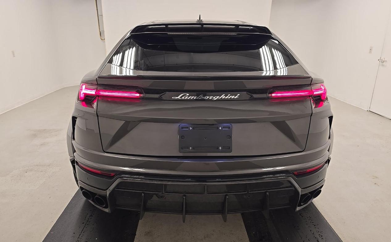 Lamborghini Urus AWD 2022