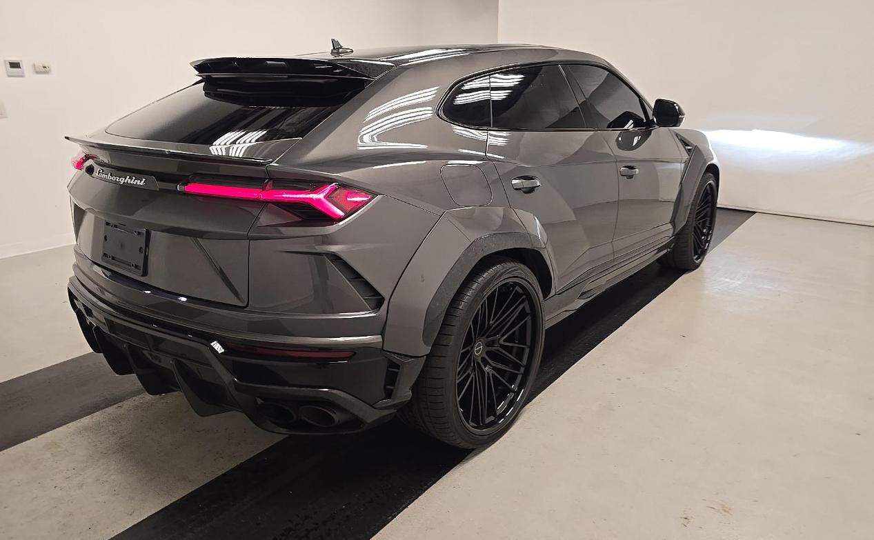 Lamborghini Urus AWD 2022