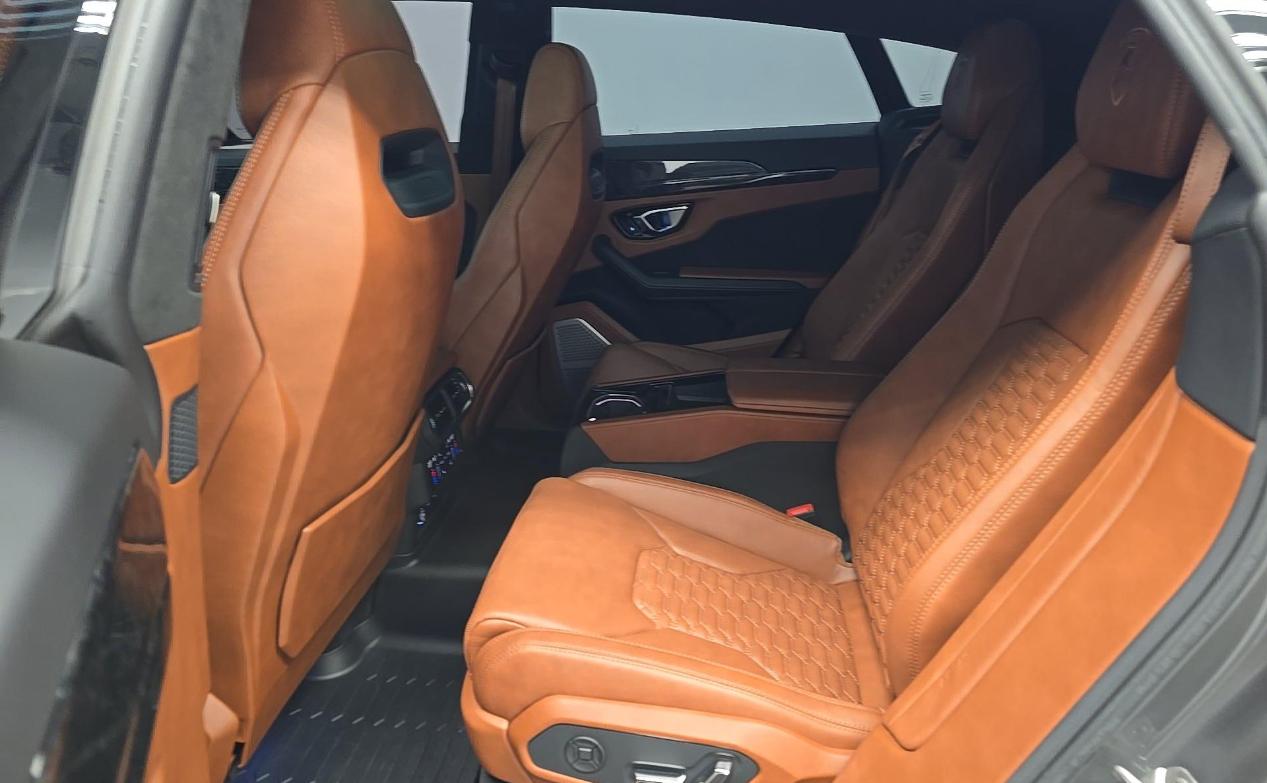Lamborghini Urus AWD 2022