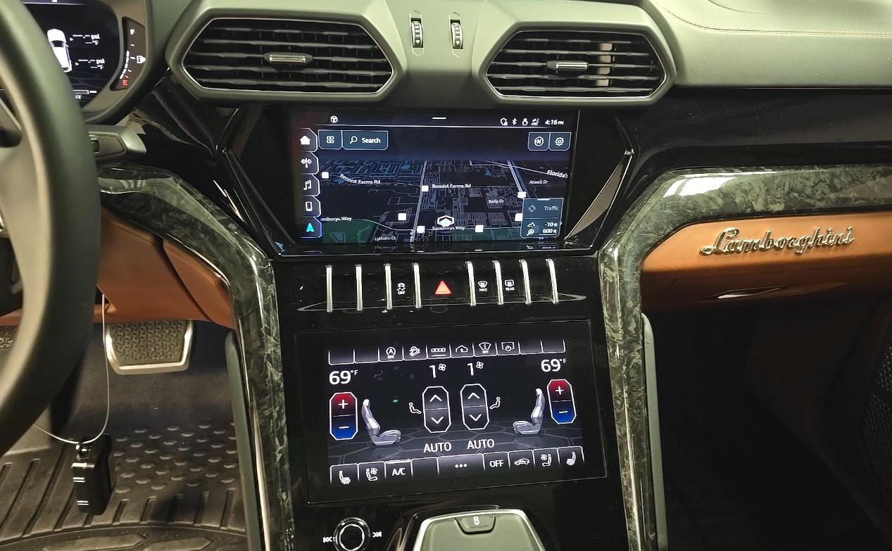 Lamborghini Urus AWD 2022