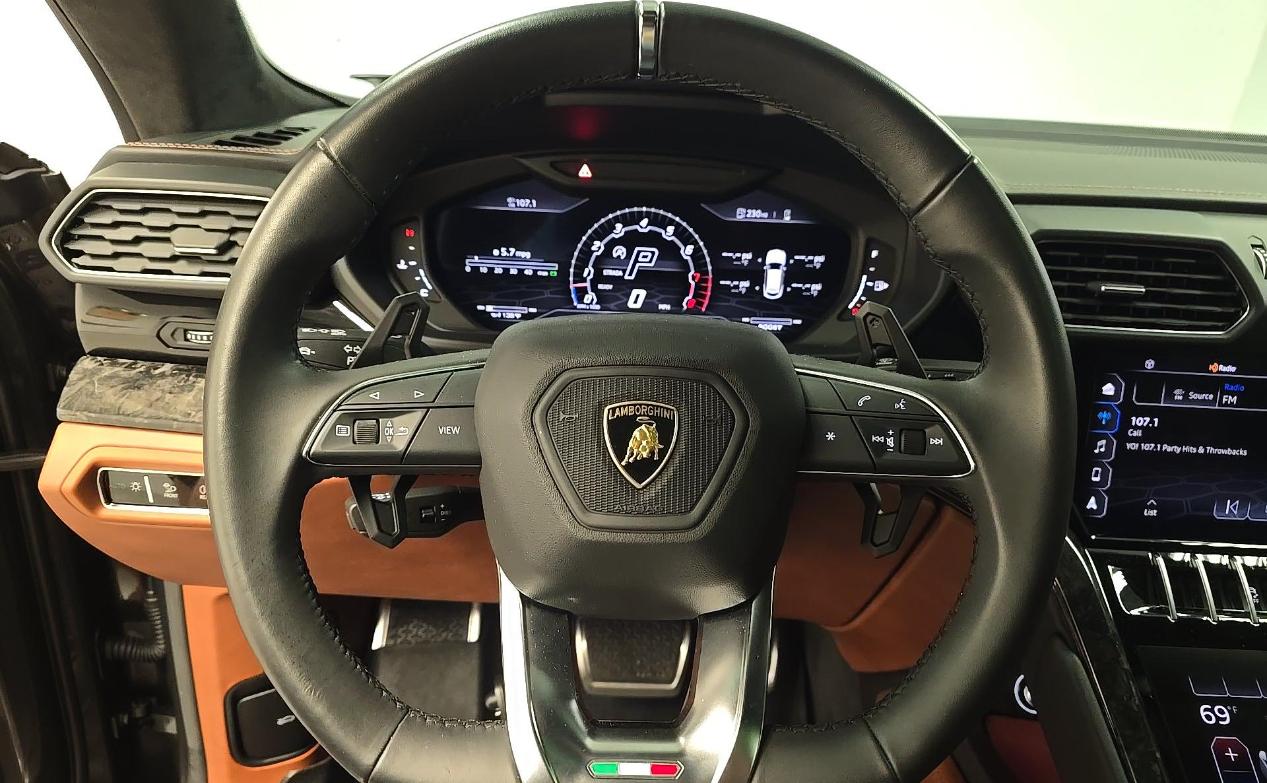 Lamborghini Urus AWD 2022