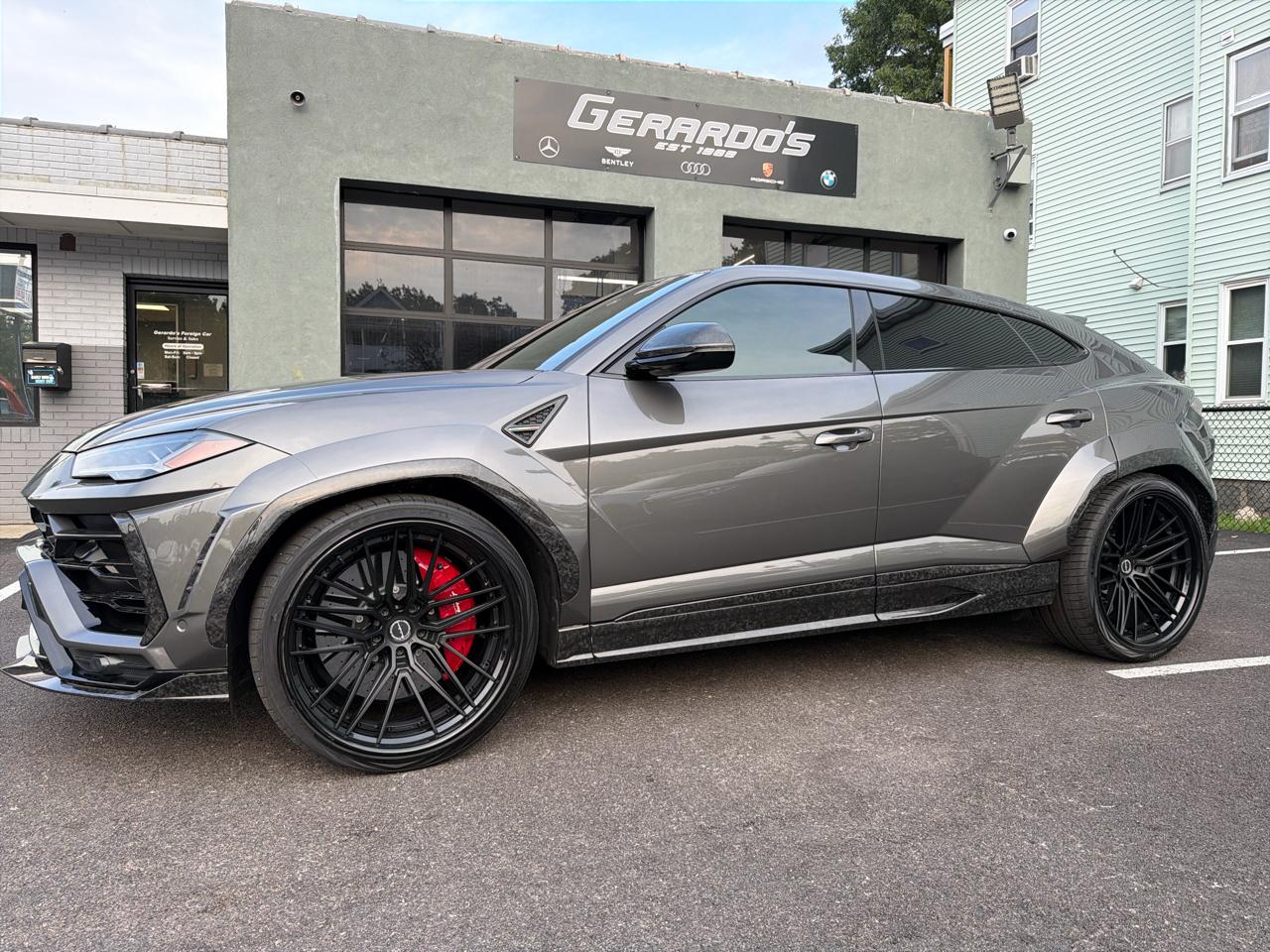 2022 Lamborghini Urus AWD