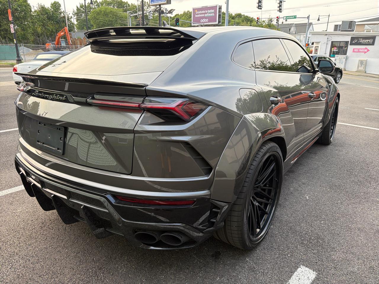 Lamborghini Urus AWD 2022