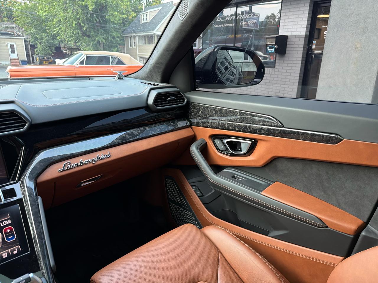 Lamborghini Urus AWD 2022