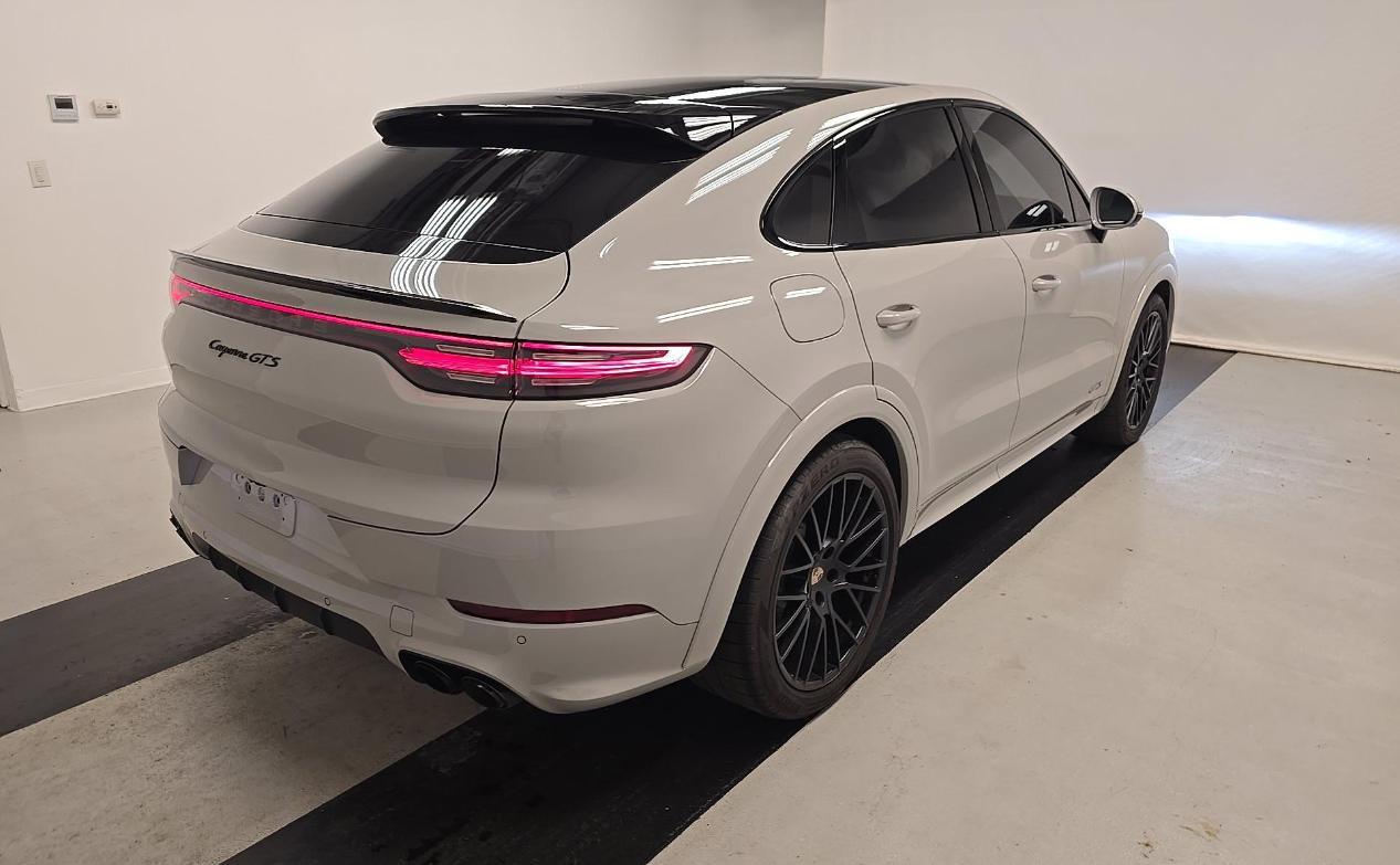 Porsche Cayenne GTS Coupe AWD 2022