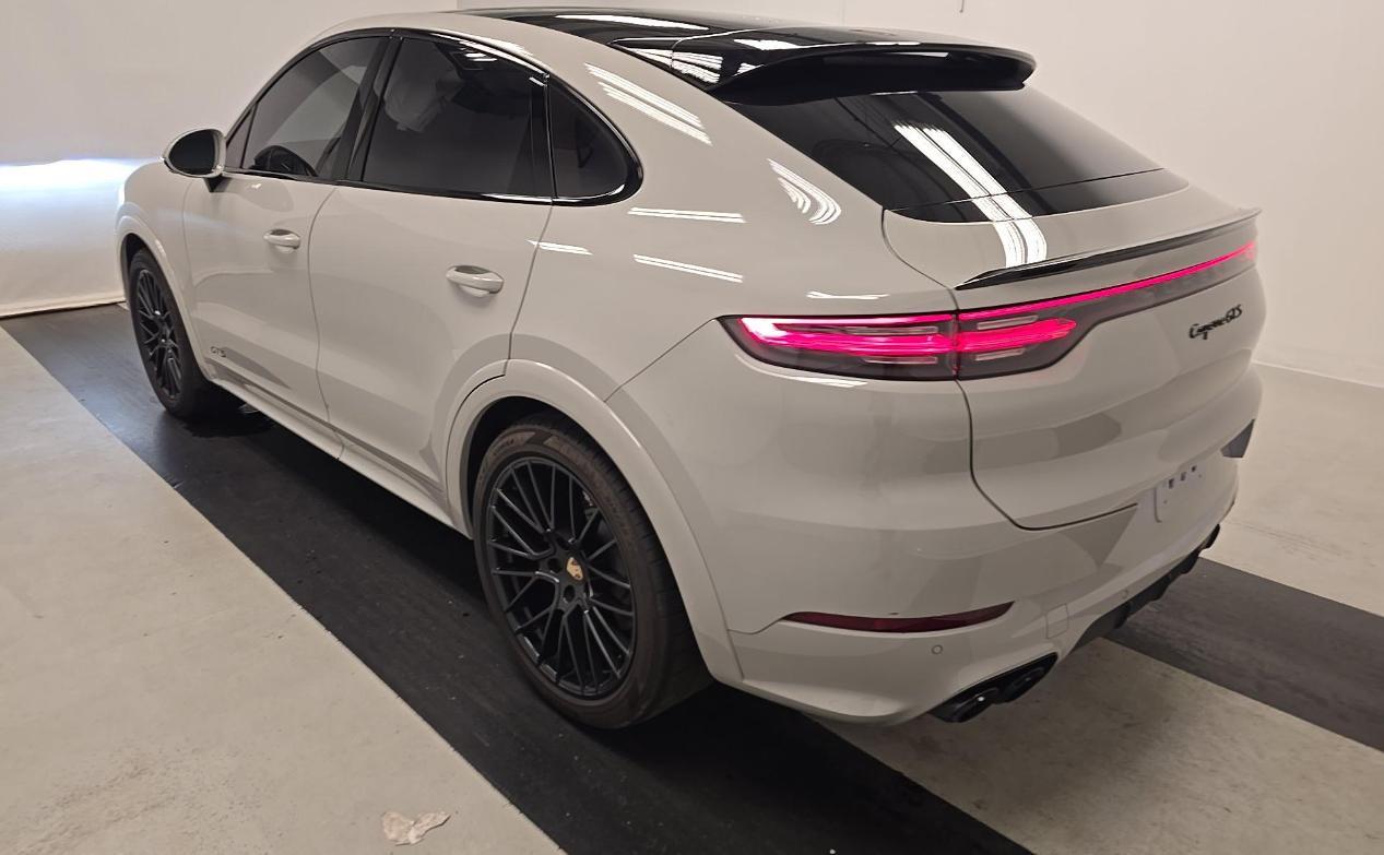 Porsche Cayenne GTS Coupe AWD 2022