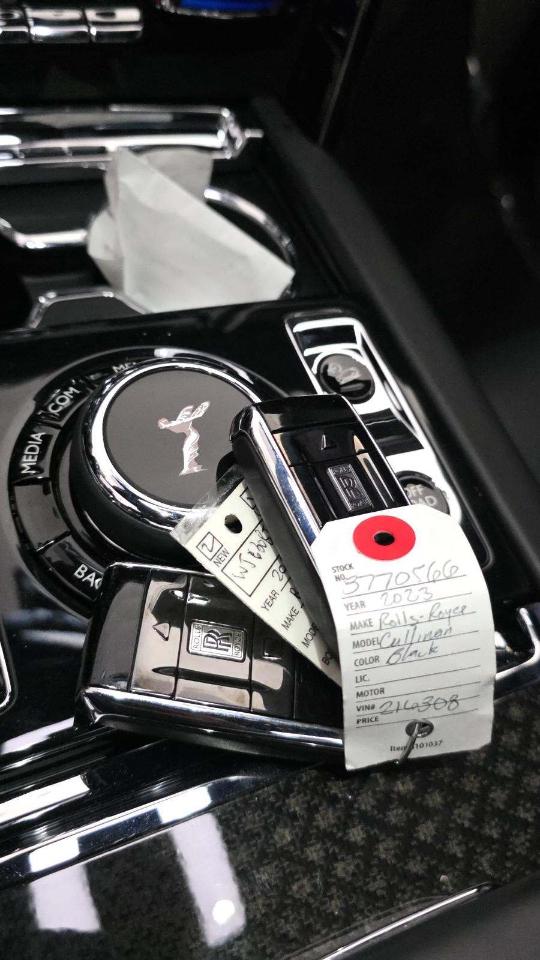 Rolls-Royce Cullinan Black Badge Sport Utility 2023