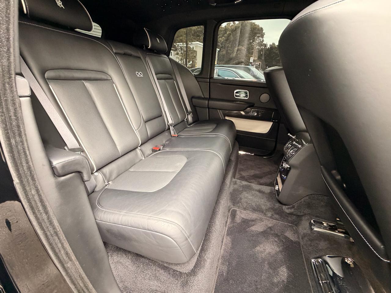 Rolls-Royce Cullinan Black Badge Sport Utility 2023
