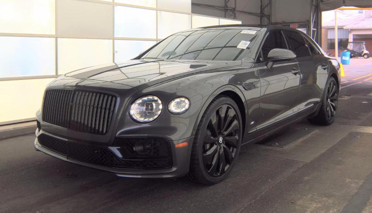 Bentley Flying Spur V8 Sedan 2021